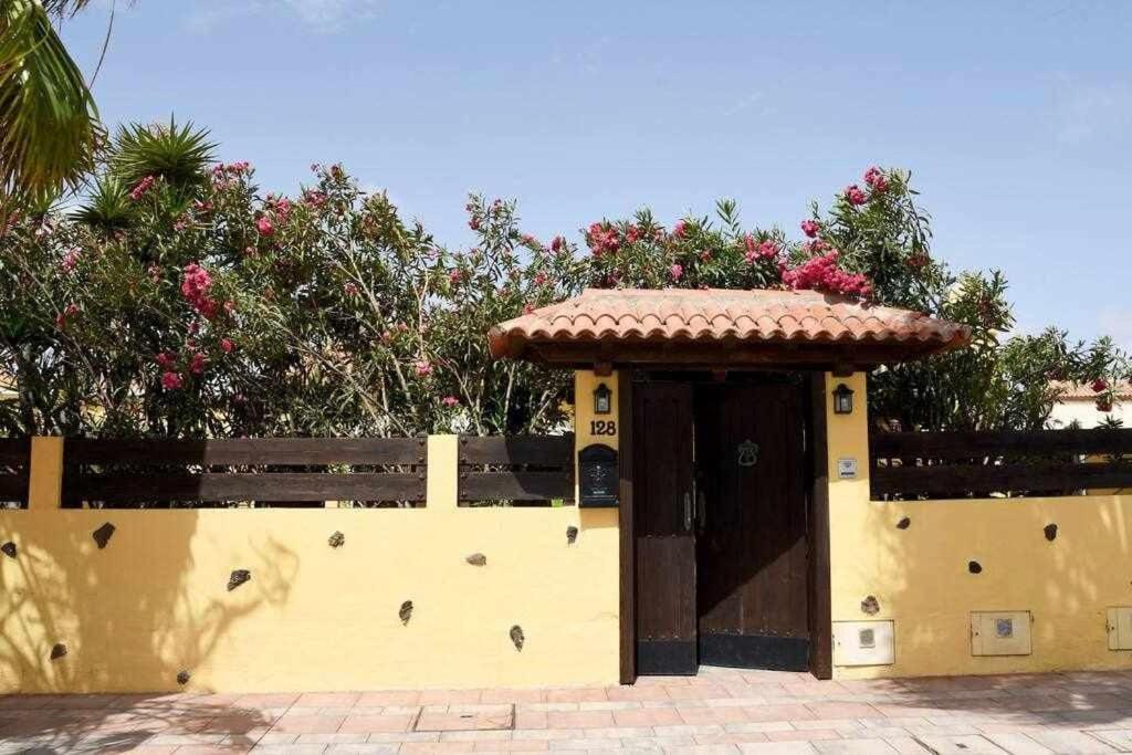 Aurora Mari Villa Your Dream Steps From The Ocean Shore Caleta De Fuste Esterno foto