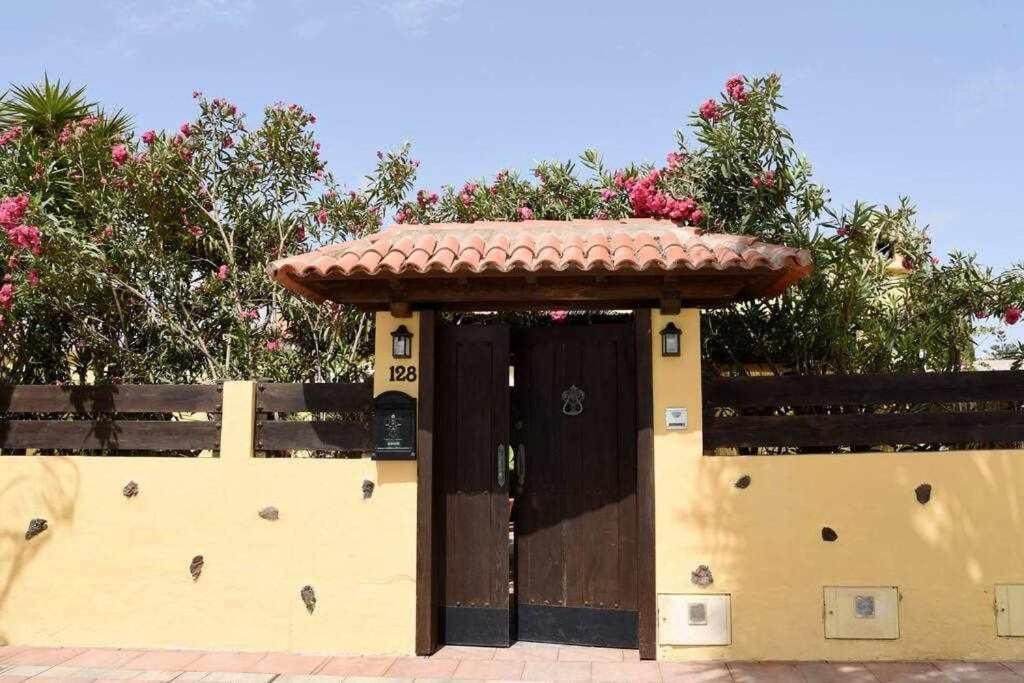 Aurora Mari Villa Your Dream Steps From The Ocean Shore Caleta De Fuste Esterno foto