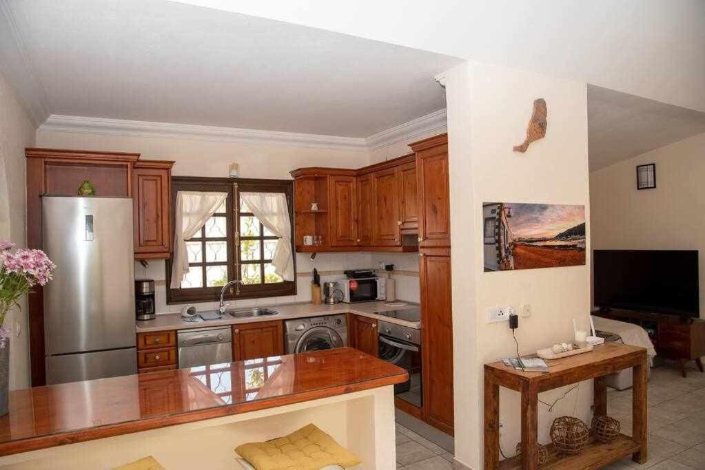 Aurora Mari Villa Your Dream Steps From The Ocean Shore Caleta De Fuste Esterno foto