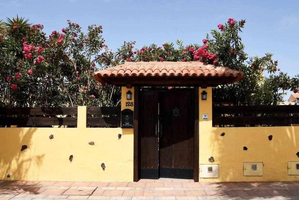 Aurora Mari Villa Your Dream Steps From The Ocean Shore Caleta De Fuste Esterno foto
